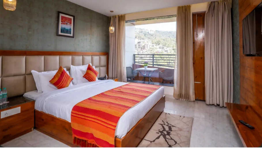 Luxury Suite with Private Balcony